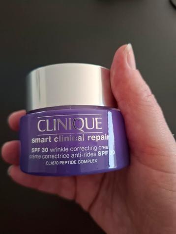 Clinique SPF 30 wrinkle correcting cream beschikbaar voor biedingen