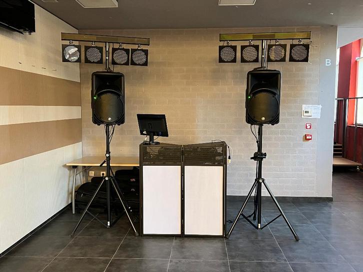 Wind-up luidsprekerstatief Konig & Meyer 213, Musique & Instruments, Pieds, Utilisé, Pied, Haut-parleur, Enlèvement