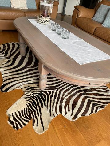 Eiken salontafel beschikbaar voor biedingen