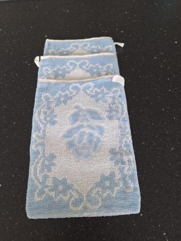 washandjes : 3 stuks beschikbaar voor biedingen