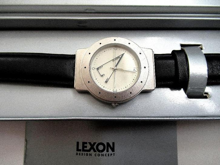 Montre vintage Tri Time Swiss LEXON Designer de Schreyner 90, Antiquités & Art, Antiquités | Accessoires de maison, Enlèvement ou Envoi