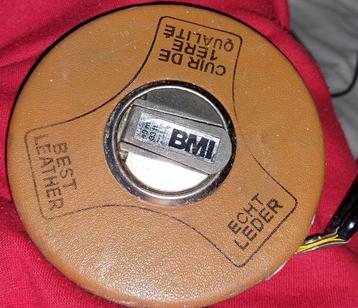 Vintage leather tape BMI measure, 100 ft leather  beschikbaar voor biedingen
