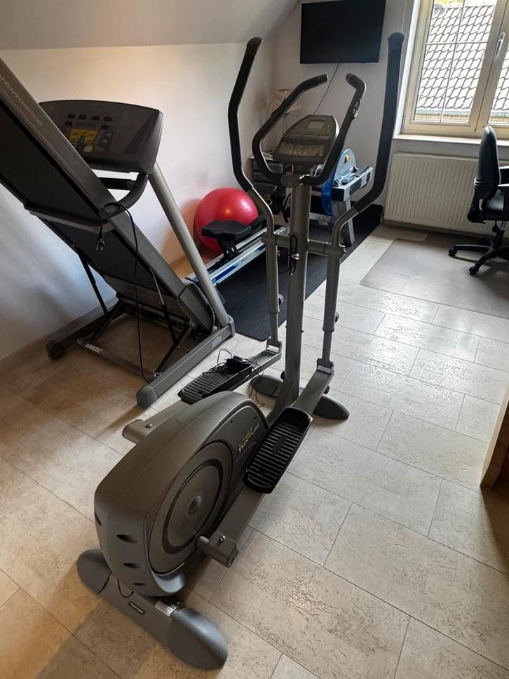 Tunturi C40 crosstrainer, Sport en Fitness, Fitnessapparatuur, Zo goed als nieuw, Crosstrainer, Ophalen