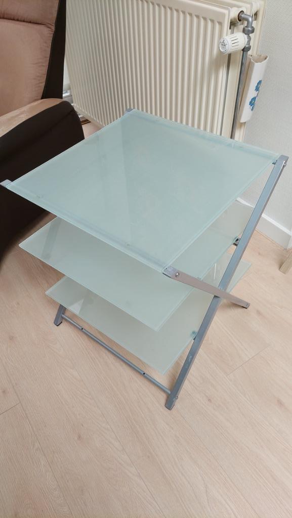 bijzettafeltje, Huis en Inrichting, Tafels | Bijzettafels, Zo goed als nieuw, Ophalen