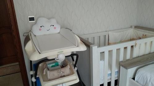 luiertafel - inklapbaar - hoogte verstelbaar, Kinderen en Baby's, Badjes en Verzorging, Zo goed als nieuw, Aankleedkussen, Standaard