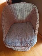 Kleine witte rieten fauteuil, Ophalen of Verzenden