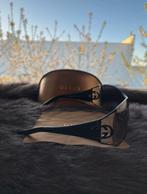 Gucci zonnebril + doosje, Handtassen en Accessoires, Zonnebrillen en Brillen | Dames, Ophalen of Verzenden, Zo goed als nieuw