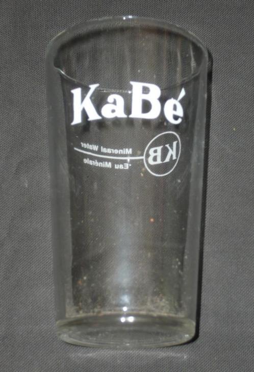 WATER/LIMONADEGLAS KABÉ MINERAALWATER IN BRAKEL, Verzamelen, Glas en Drinkglazen, Gebruikt, Frisdrankglas, Ophalen of Verzenden