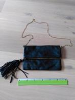 Nieuw: Zwarte schoudertas/clutch met gouden ketting van H&M, Ophalen, Nieuw