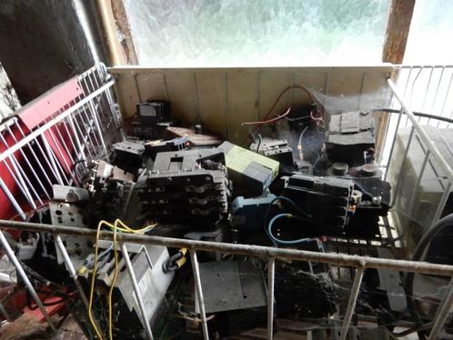 inhoud oude zekering en sturingkasten, Doe-het-zelf en Bouw, Elektriciteit en Kabels, Gebruikt, Overige typen, Ophalen of Verzenden
