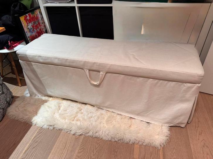 Witte bank met opbergruimte, Huis en Inrichting, Zetels | Zetels en Chaises Longues, Gebruikt, Tweepersoons, Minder dan 150 cm