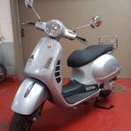 PIAGGIO VESPA 250 GTS   ABS, 1 cylindre, 12 à 35 kW, Scooter, Particulier