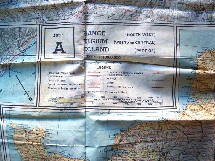 Escape silk map 1944 Belgian SAS carte nominative dédicacée, Verzamelen, Militaria | Tweede Wereldoorlog, Landmacht, Overige typen
