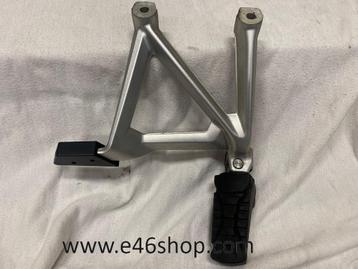 VOETSTEUN RECHTS ACHTER BMW R1200GS R1250GS  RECHTS ACHTER  beschikbaar voor biedingen