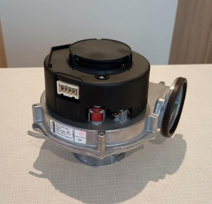 Ventilator voor junkers/bosch cv ketels, Doe-het-zelf en Bouw, Chauffageketels en Boilers, Gebruikt, Ophalen