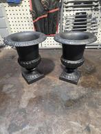 Paar antieke Medici-vazen, Tuin en Terras, Tuinvazen, Ophalen, Gebruikt