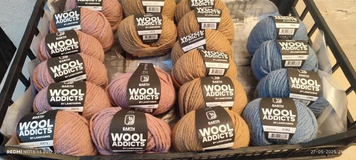 WOOL Addicts. EARTH. Garens zie beschrijving bij de foto' s., Hobby en Vrije tijd, Breien en Haken, Nieuw, Ophalen