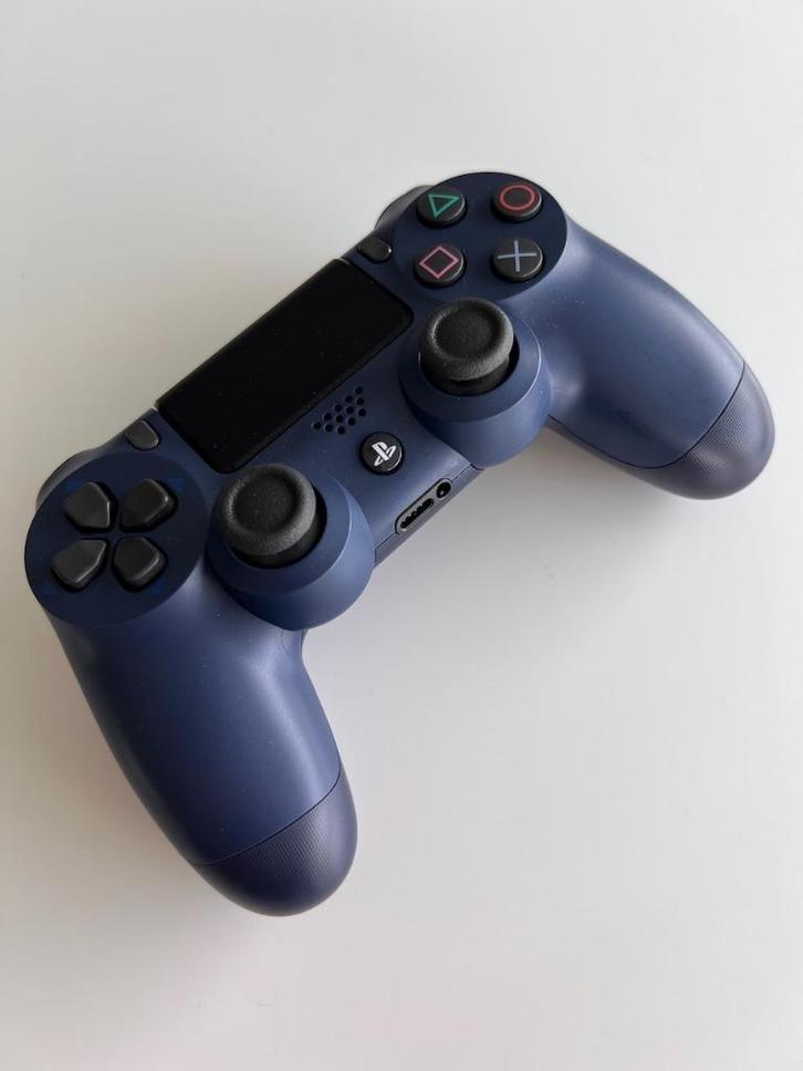 PlayStation 4 DualShock 4 Controller – Blauw, Games en Spelcomputers, Spelcomputers | Sony Consoles | Accessoires, Zo goed als nieuw
