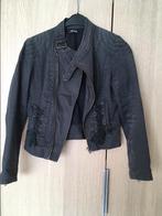 Grijs kort jasje met schuine rits, gesp en rijgkoordjes, Kleding | Dames, Ophalen, Gedragen, Maat 36 (S), Grijs