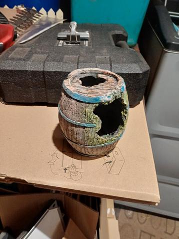 Houten ton aquarium decoratie  beschikbaar voor biedingen