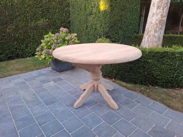 Volledig massief eiken verlengbare eettafel. Geluchtgomd. beschikbaar voor biedingen