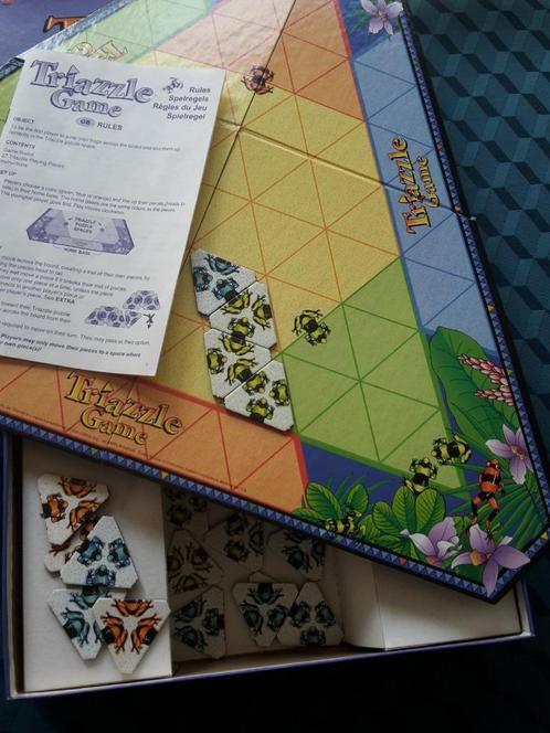 Spel Triazzle, als nieuw, University Games, + 1 gratis promo, Hobby en Vrije tijd, Gezelschapsspellen | Bordspellen, Zo goed als nieuw