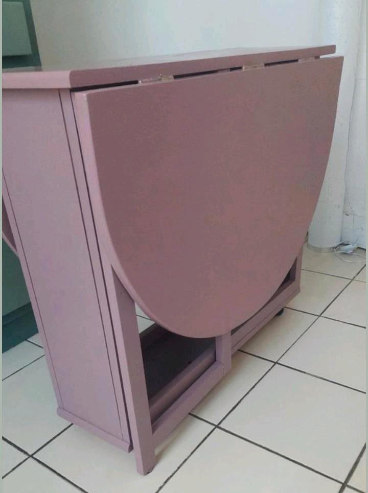 Op zoek naar een opvouwbare keukentafel waar je IKEA kunt et, Huis en Inrichting, Woonaccessoires | Lijsten, Gebruikt, 50 tot 75 cm