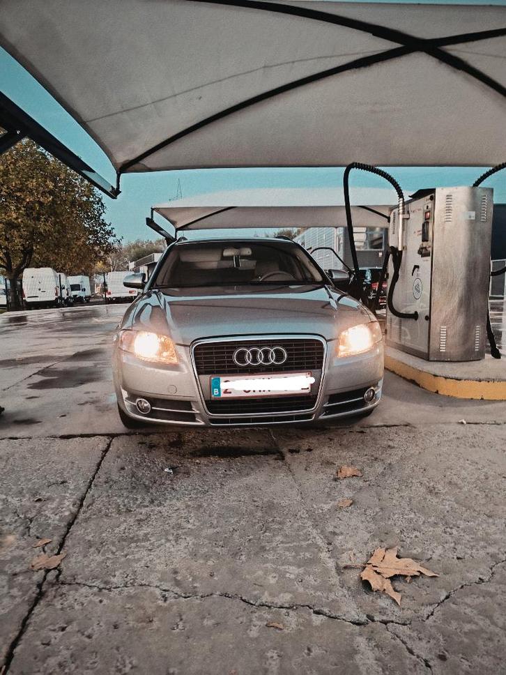 Audi A4 break automatique POUR PIECES, Auto's, Audi, Particulier, A4, Trekhaak, Diesel, Euro 4, Break, 5 deurs, Automaat, Zilver of Grijs