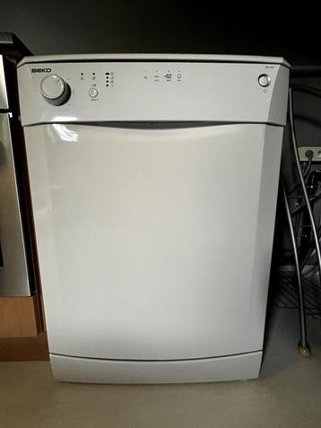 Lave-vaisselle Beko DFN1423