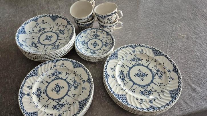 vintage service Copenhagen - blauw bloemenpatroon, Antiek en Kunst, Antiek | Servies compleet, Ophalen