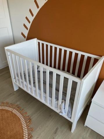 Babybed 120 cm op 60 cm beschikbaar voor biedingen