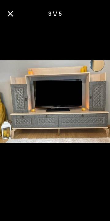 LUXE TV-MEUBEL UNIEK IN BELGIË beschikbaar voor biedingen