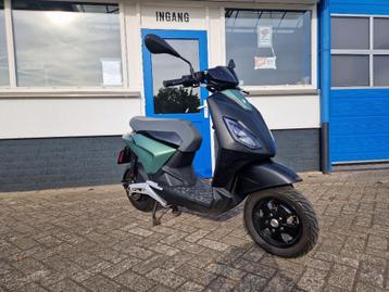 Piaggio one ( zonder accu ) elektrische scooter  (NEDERLAND) beschikbaar voor biedingen