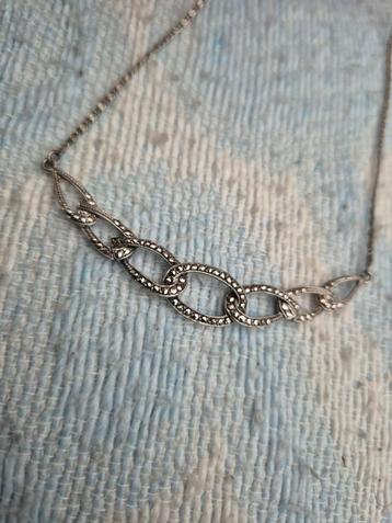 Vintage zilveren Markaziete ketting A835 gestempeld  beschikbaar voor biedingen