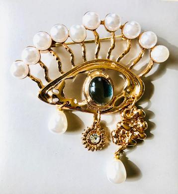 ️ Grote fantasiebroche Gloednieuw. beschikbaar voor biedingen