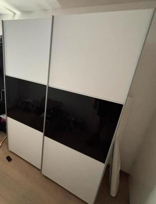 Mooie zwart/witte schuifdeur kleerkast Koopje Nu, Huis en Inrichting, Kasten | Kleerkasten, Zo goed als nieuw, Ophalen of Verzenden