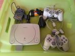 PS one, 2 controllers, 4 games, Consoles de jeu & Jeux vidéo, Consoles de jeu | Sony PlayStation 1, Enlèvement ou Envoi, Comme neuf