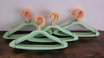 Kinder kapstokjes 24st + 2 gratis *nieuwstaat* beschikbaar voor biedingen