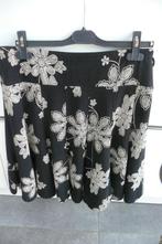 Zwarte rok met bloemen (K673), Cassis, Zwart, Maat 42/44 (L), Ophalen of Verzenden