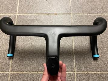 Carbon stuur full integrated beschikbaar voor biedingen