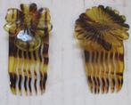 deux petits peignes à cheveux anciens en celluloïd avec fleu, Antiquités & Art, Envoi