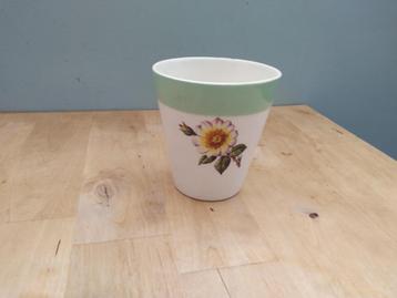 Boch bekertje met bloemmotief (2) beschikbaar voor biedingen