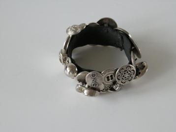 Dolce Gabbana armband. Item. beschikbaar voor biedingen