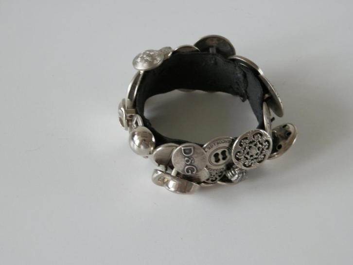 Dolce Gabbana armband. Item., Handtassen en Accessoires, Armbanden, Zo goed als nieuw, Overige materialen, Zilver, Ophalen of Verzenden