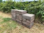 Gratis roodgrijze betonklinkers, Tuin en Terras, Ophalen, Gebruikt