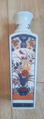 Vase en porcelaine Imari en bon état, Envoi