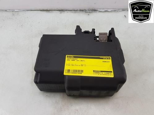 ZEKERINGKAST Opel Adam (01-2012/12-2019) (|13423481|), Auto-onderdelen, Elektronica en Kabels, Opel, Gebruikt