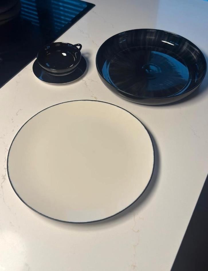 Servies- en bordenset van Ann Demeulemeester Dé (Serax), Maison & Meubles, Cuisine | Vaisselle, Comme neuf, Assiettes(s), Autres styles