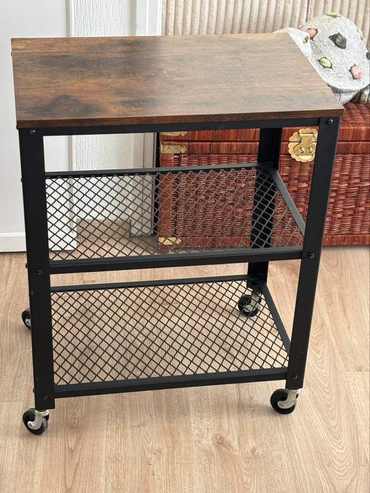 Table d'appoint à roulettes, Maison & Meubles, Tables | Dessertes, Utilisé, 25 à 50 cm, 50 à 100 cm, Rectangulaire, Autres essences de bois