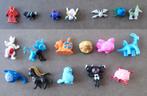 Lot 18 Pokémon-minifiguren + 2 Kinder + 22 stikeez, Ophalen of Verzenden, Gebruikt